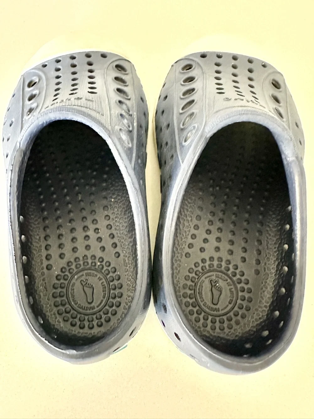 NATIVE JEFFERSON WATERPROOF SLIP-ON SHOES TODDLER SIZE C6 NAVY